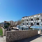 Biser 3* Pag Town