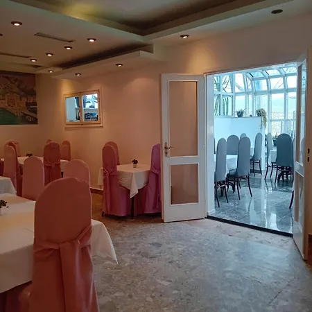 Biser ホテル パグ