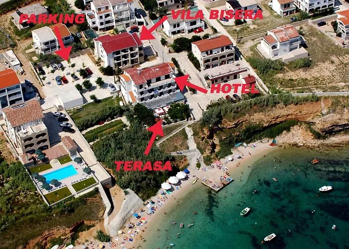 Biser 3* Pag Town