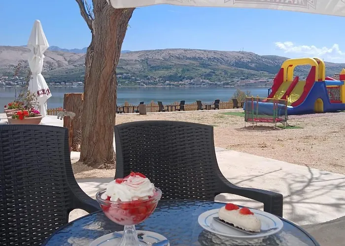 Biser 3* Pag Town