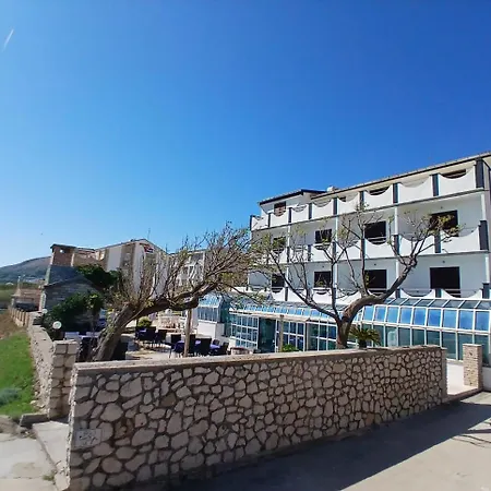 Biser 3* Pag Town