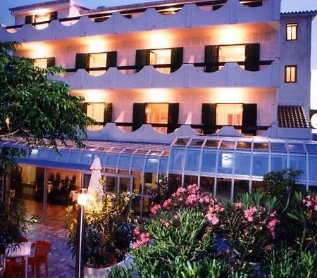 Biser 3* Pag Town