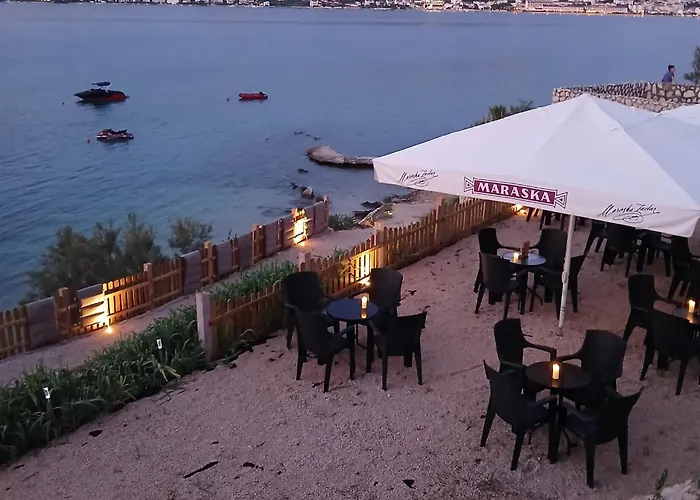 Hotel Biser Pag Town